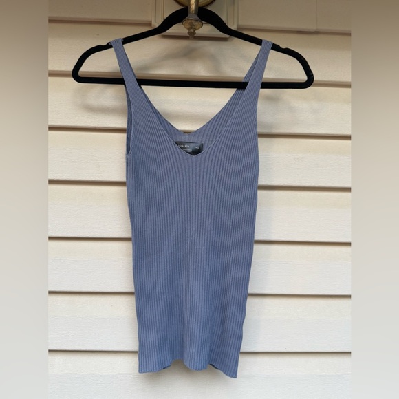 Thinkable Free Blue Ribbed Deep V-Neck Top, size Small - Picture 2 of 6